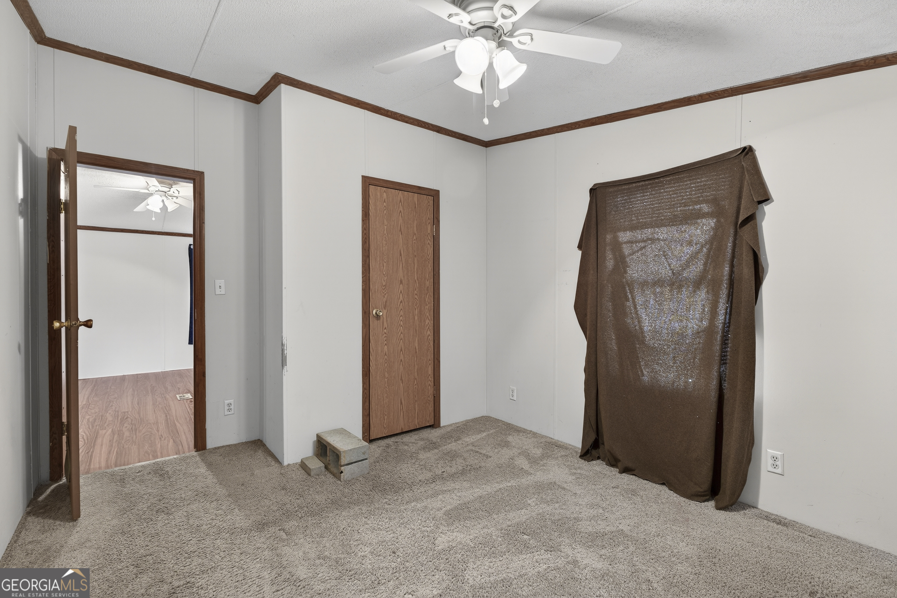 157 Linstead Drive Macon, GA 31216 - Photo 26 of 42 an empty room with windows and closet