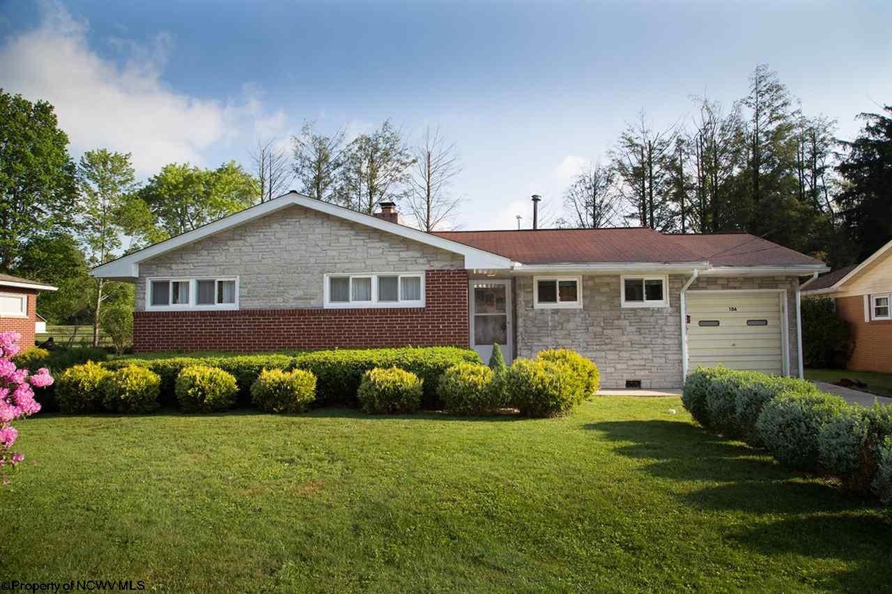 104 South Gate Road Elkins, WV 26241 - Photo 3 of 17 Gallery Image 3