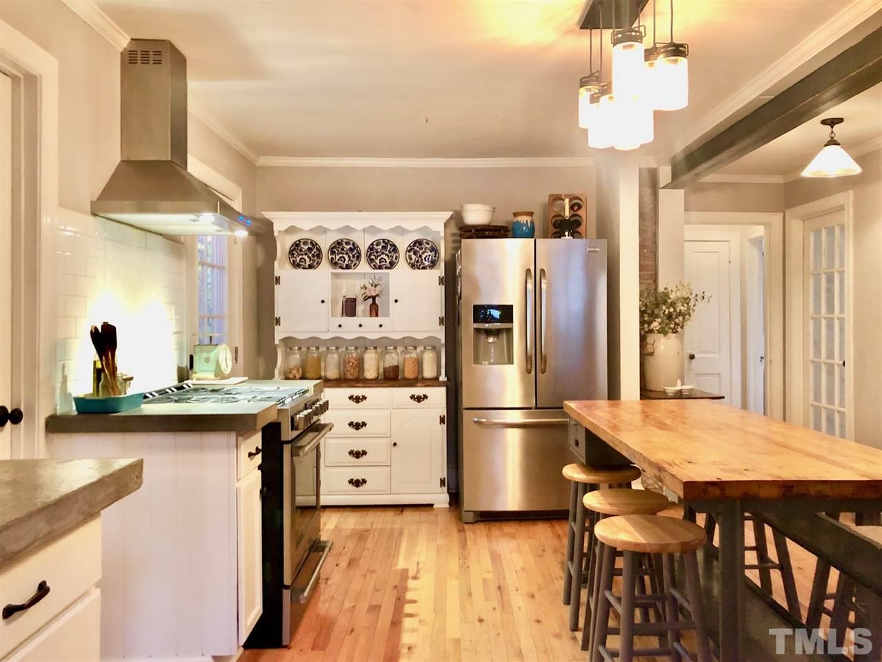 228 Georgetown Road Raleigh, NC 27608 - Photo 4 of 28