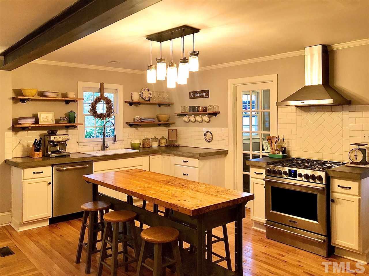 228 Georgetown Road Raleigh, NC 27608 - Photo 5 of 28