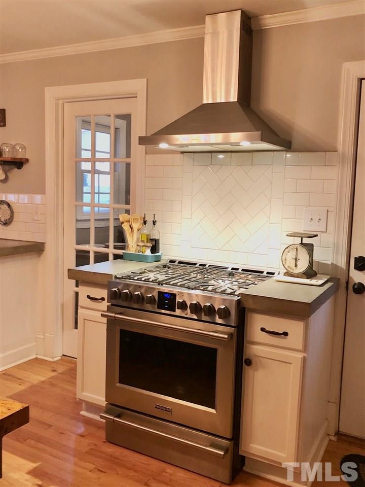 228 Georgetown Road Raleigh, NC 27608 - Photo 9 of 28