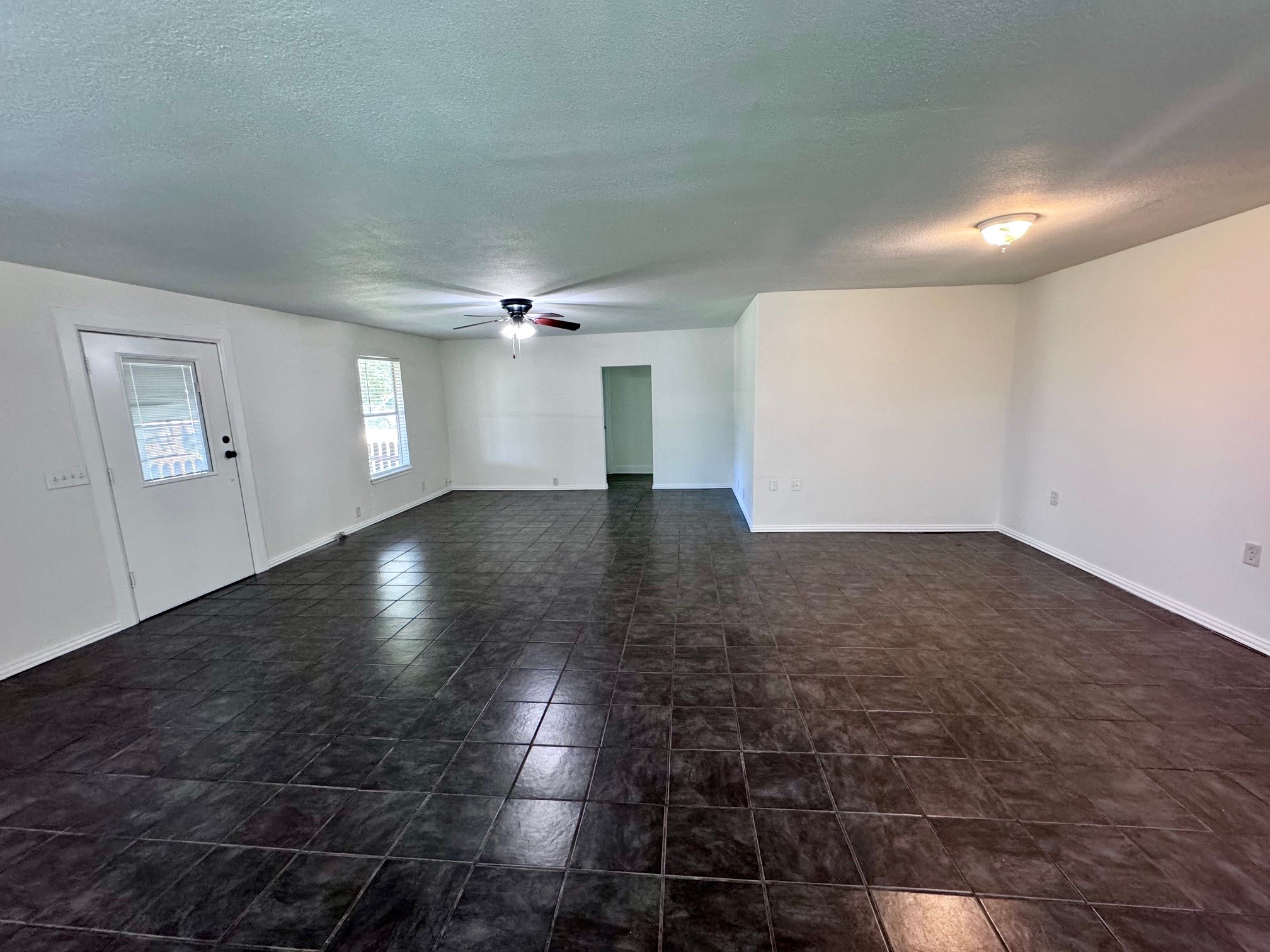 1937 Red Bluff Road Seabrook, TX 77586 - Photo 7 of 27 Large open living area