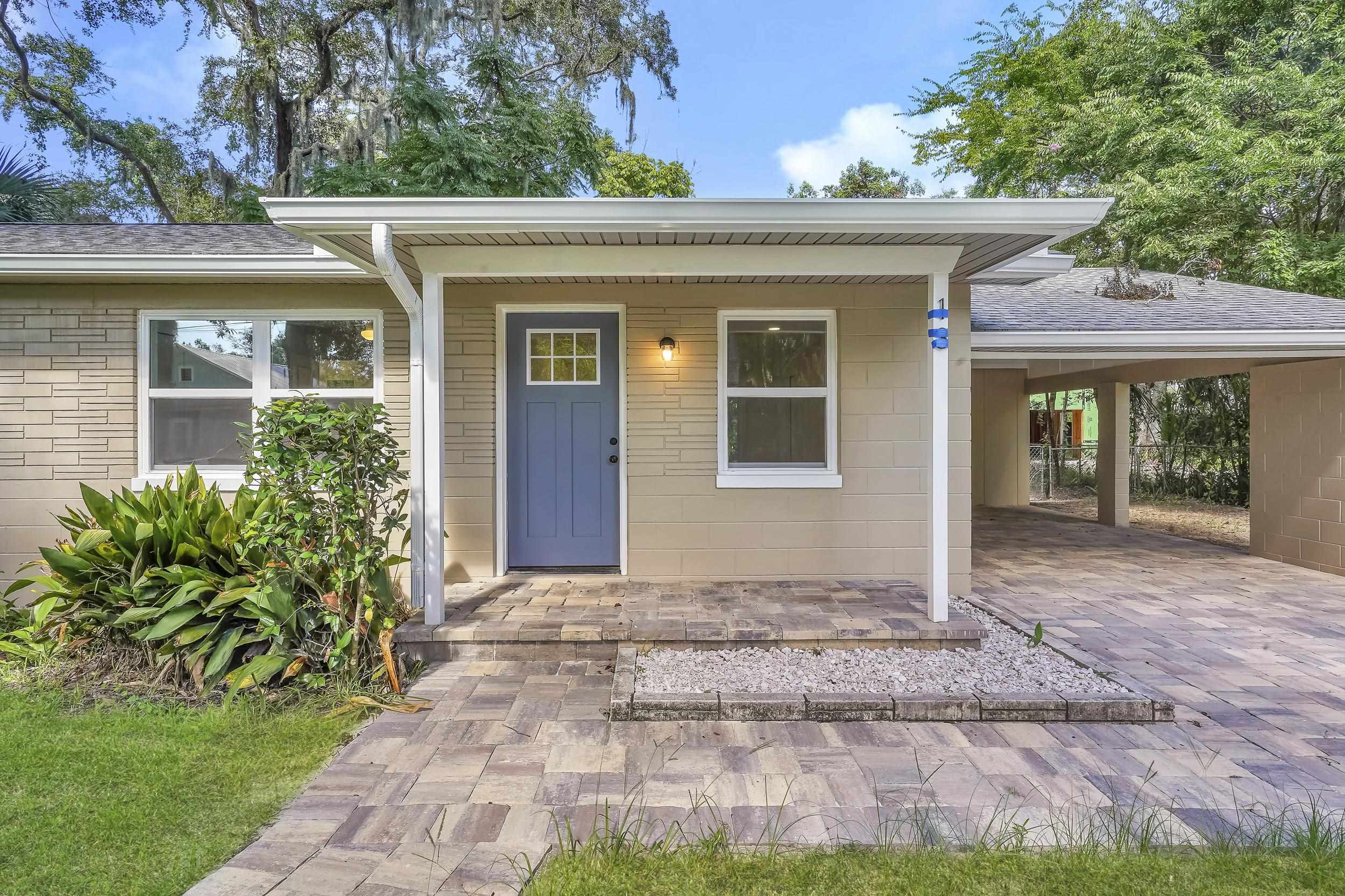 13 Oak Street St. Augustine, FL 32084 - Photo 2 of 39 front view of a house with a yard