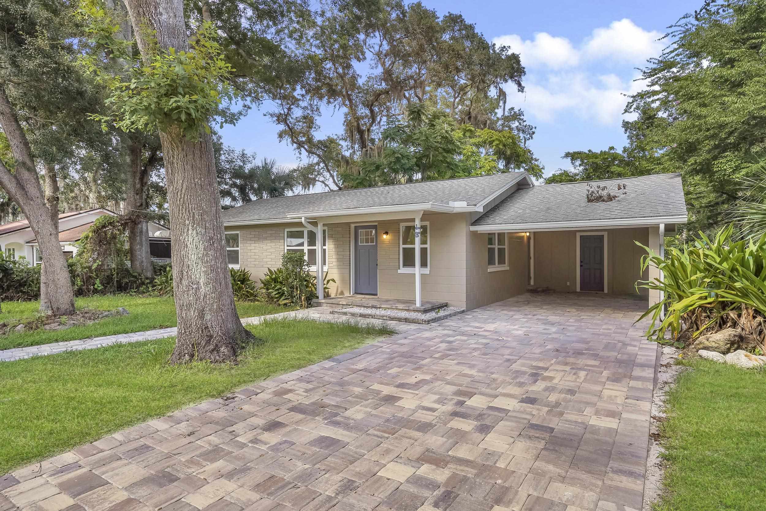 13 Oak Street St. Augustine, FL 32084 - Photo 3 of 39 front view of a house with a yard