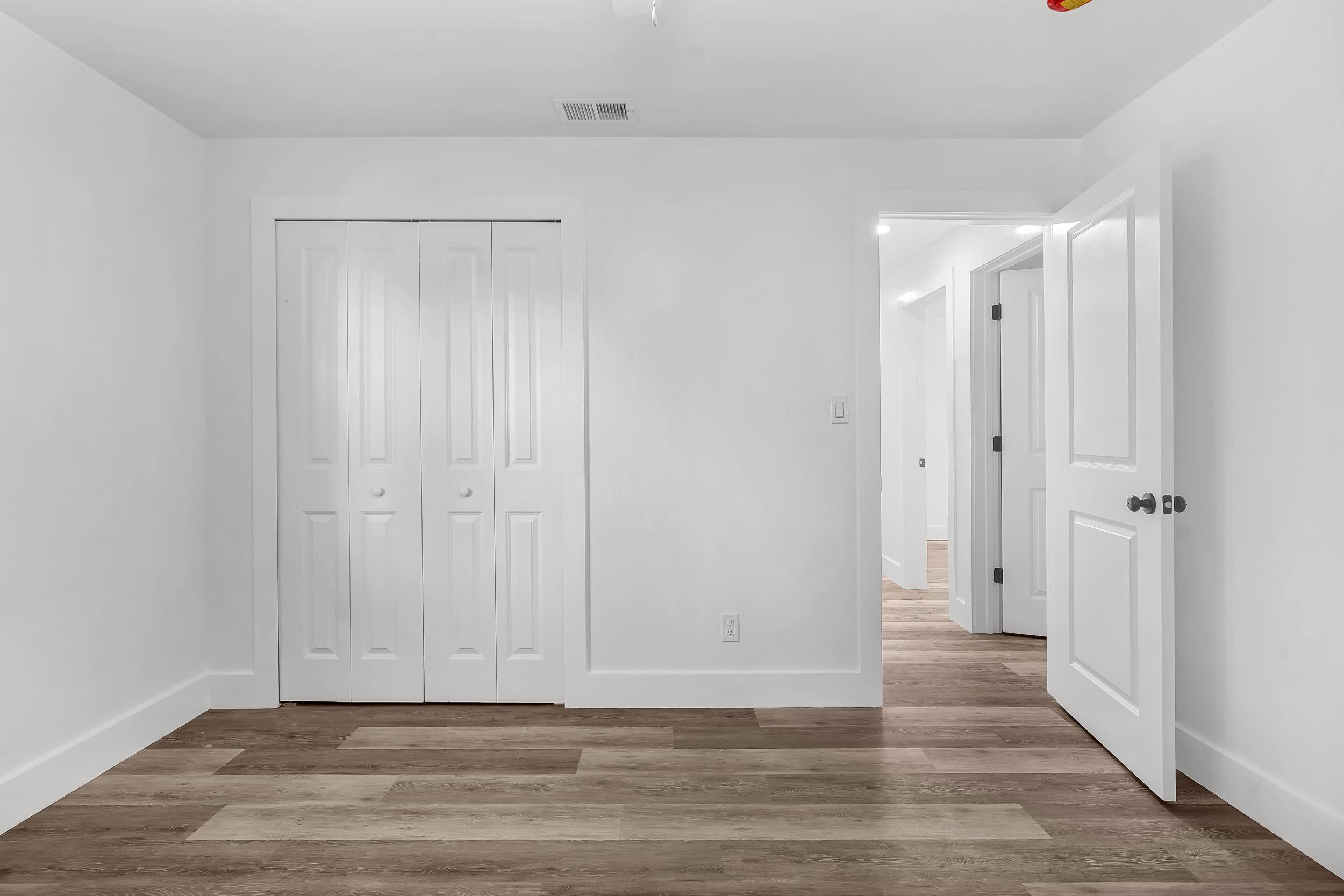 13 Oak Street St. Augustine, FL 32084 - Photo 33 of 39 a view of a hallway with wooden floor