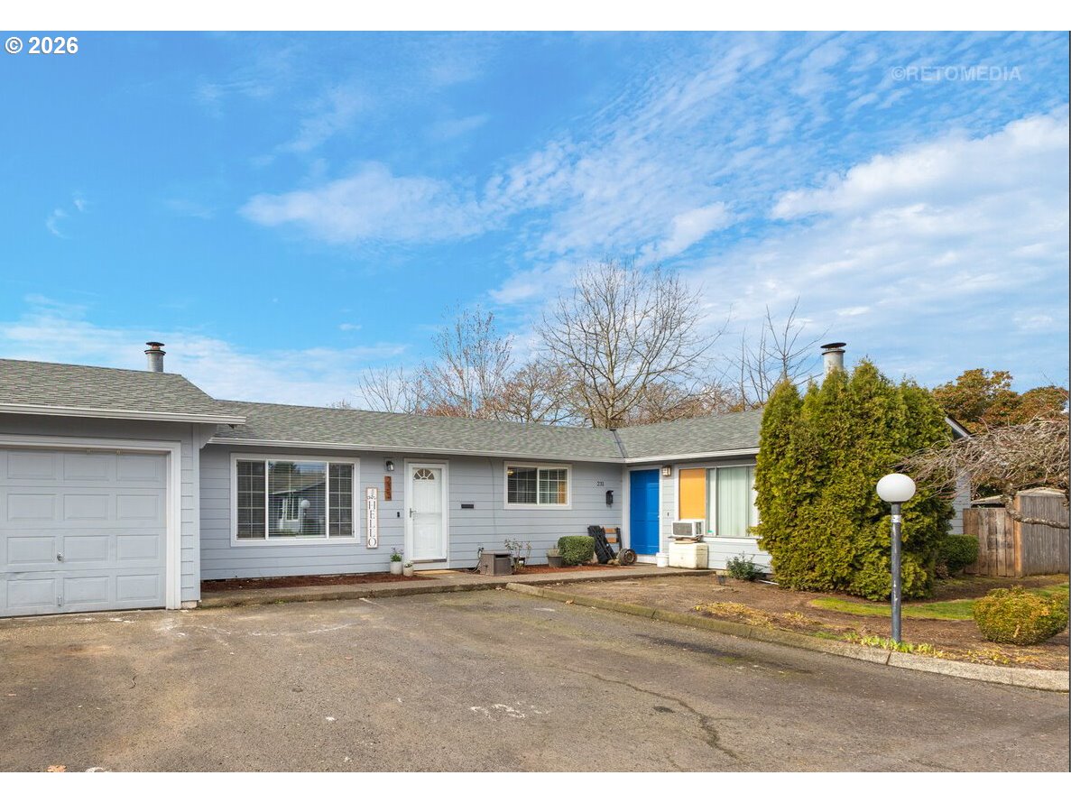 233 Southeast 3rd Avenue Canby, OR 97013 - Photo 3 of 33