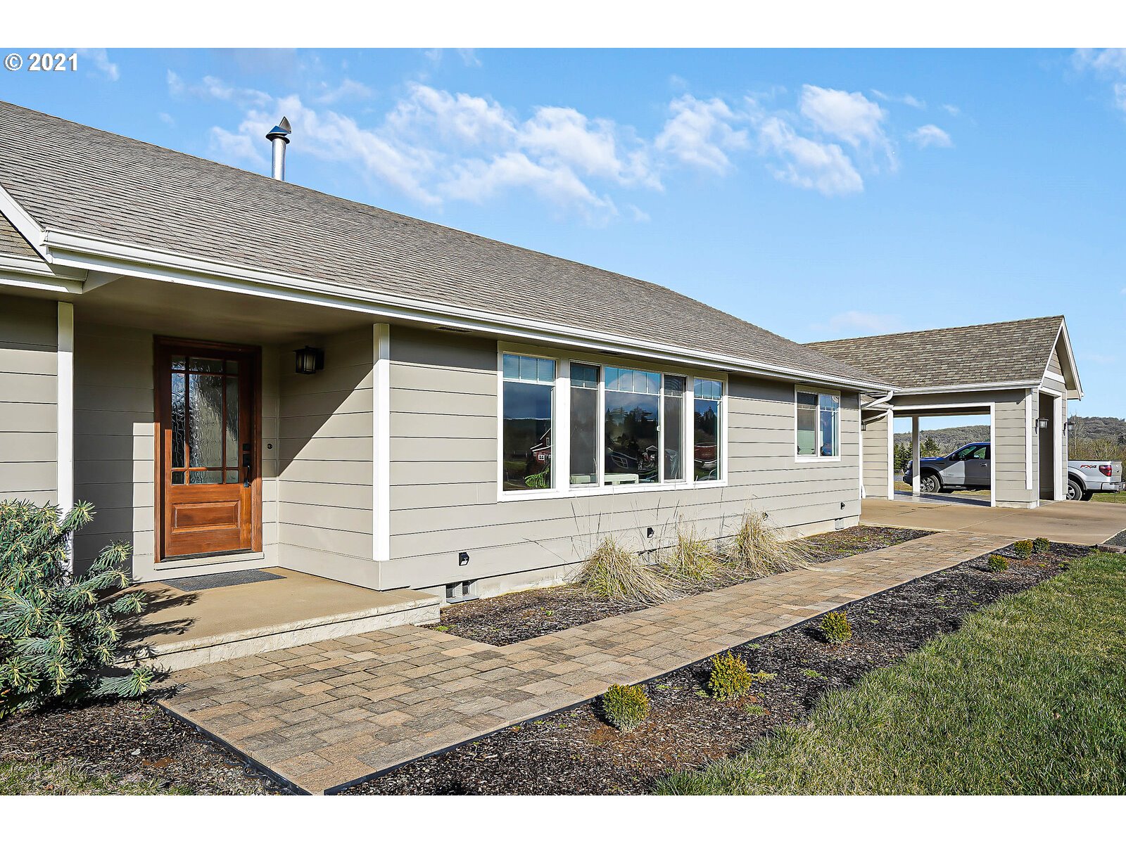 15734 Salt Creek Road Dallas, OR 97338 - Photo 2 of 32