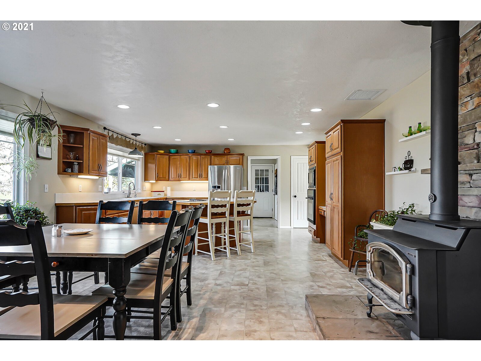 15734 Salt Creek Road Dallas, OR 97338 - Photo 11 of 32