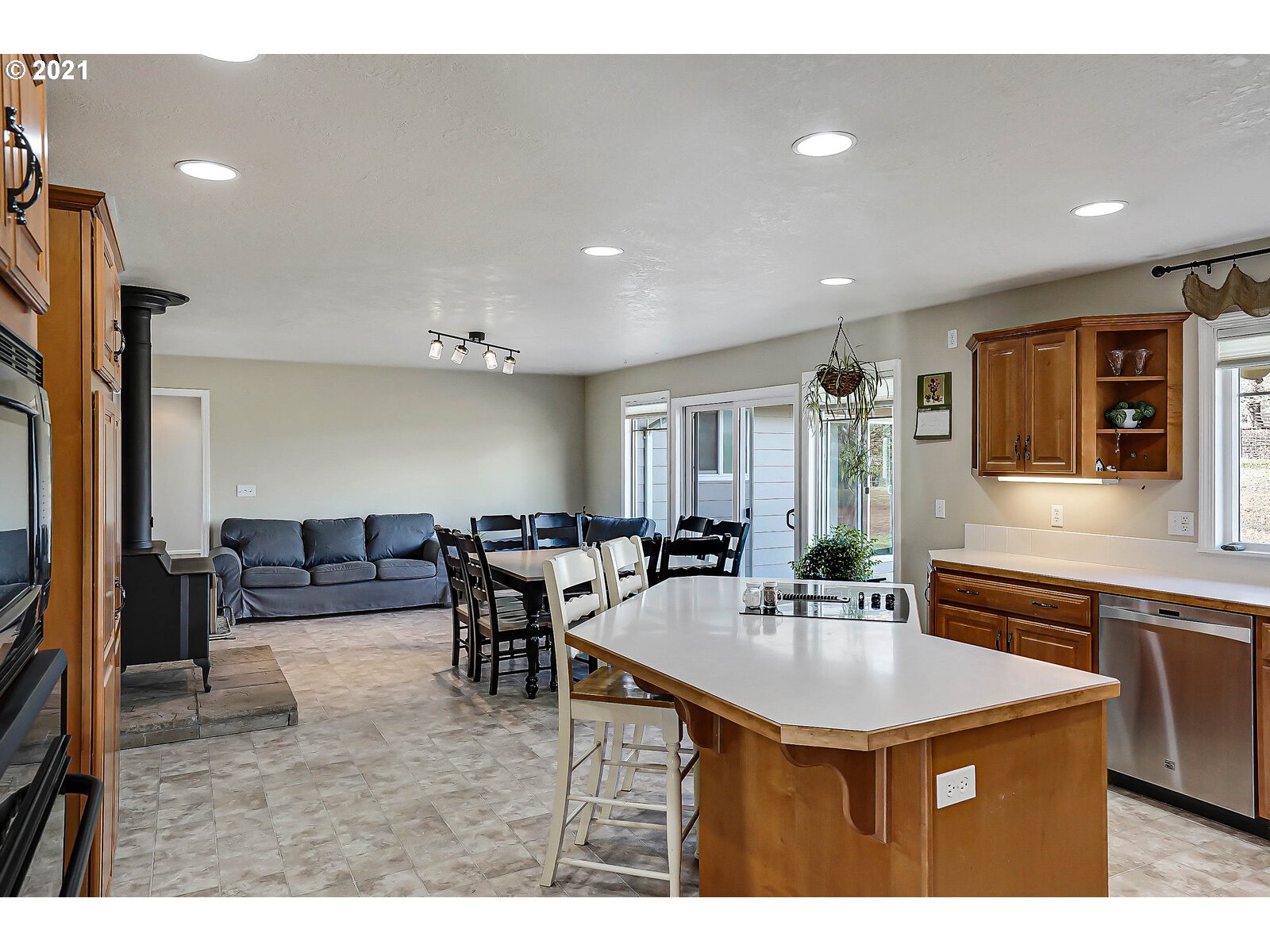 15734 Salt Creek Road Dallas, OR 97338 - Photo 15 of 32