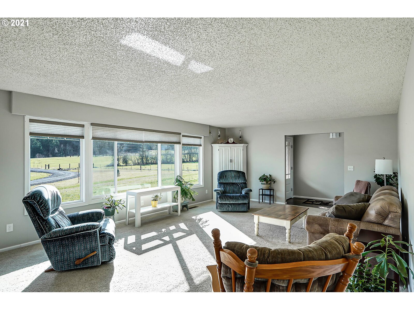 15734 Salt Creek Road Dallas, OR 97338 - Photo 5 of 32