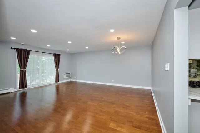 $249,000 | 6800 North California Avenue, Unit 3S, Chicago, IL 60645