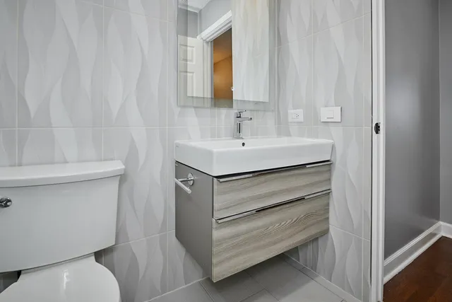 $249,000 | 6800 North California Avenue, Unit 3S, Chicago, IL 60645