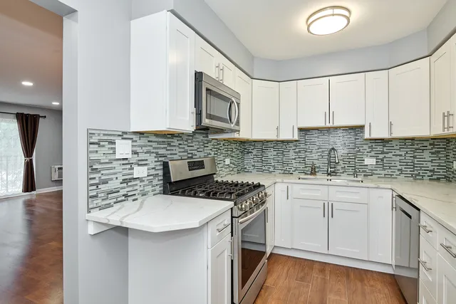 $249,000 | 6800 North California Avenue, Unit 3S, Chicago, IL 60645