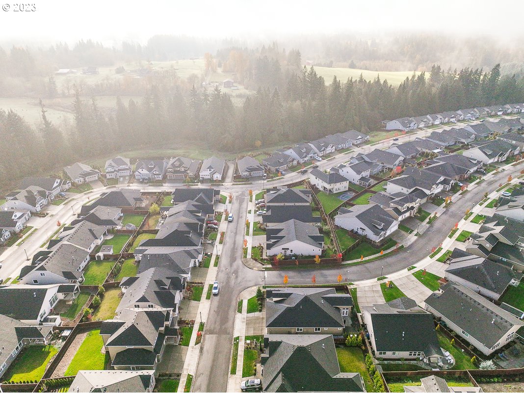 1819 South 50th Place Ridgefield, WA 98642 - Photo 43 of 48 a view of a city