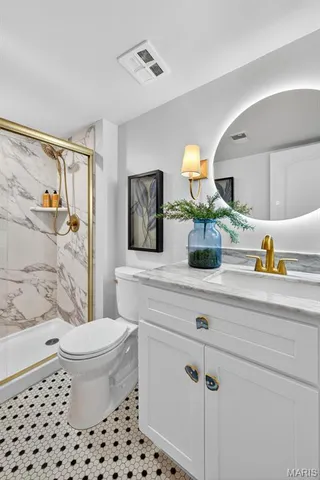 $179,900 | 950 East Rue De La Banque, Unit 202, Creve Coeur, MO 63141