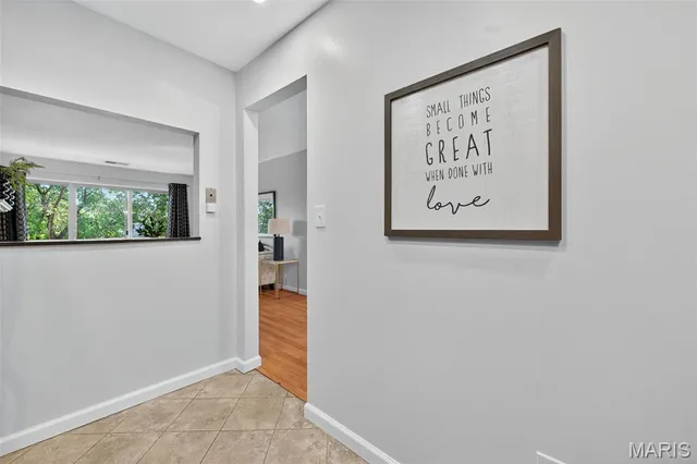 $182,900 | 950 East Rue De La Banque, Unit 202, Creve Coeur, MO 63141