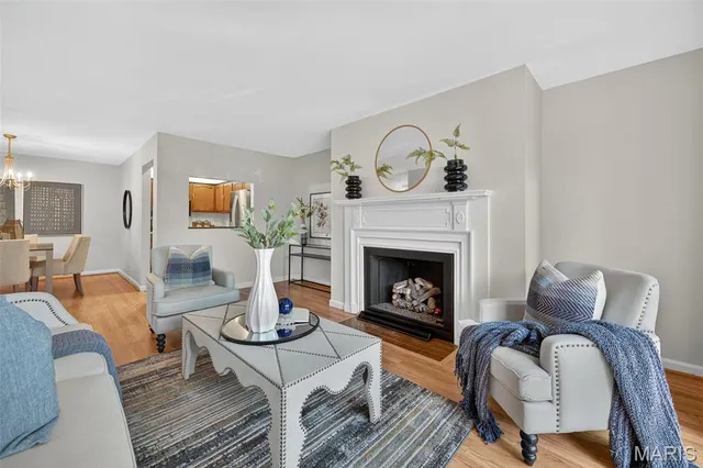 $182,900 | 950 East Rue De La Banque, Unit 202, Creve Coeur, MO 63141