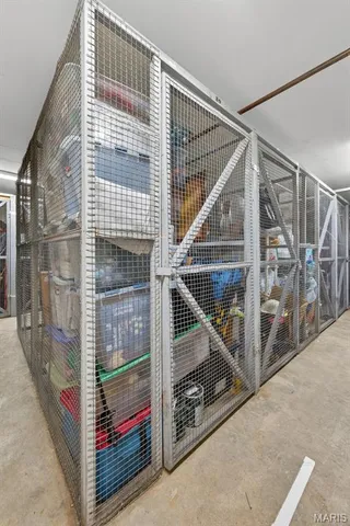 $179,900 | 950 East Rue De La Banque, Unit 202, Creve Coeur, MO 63141