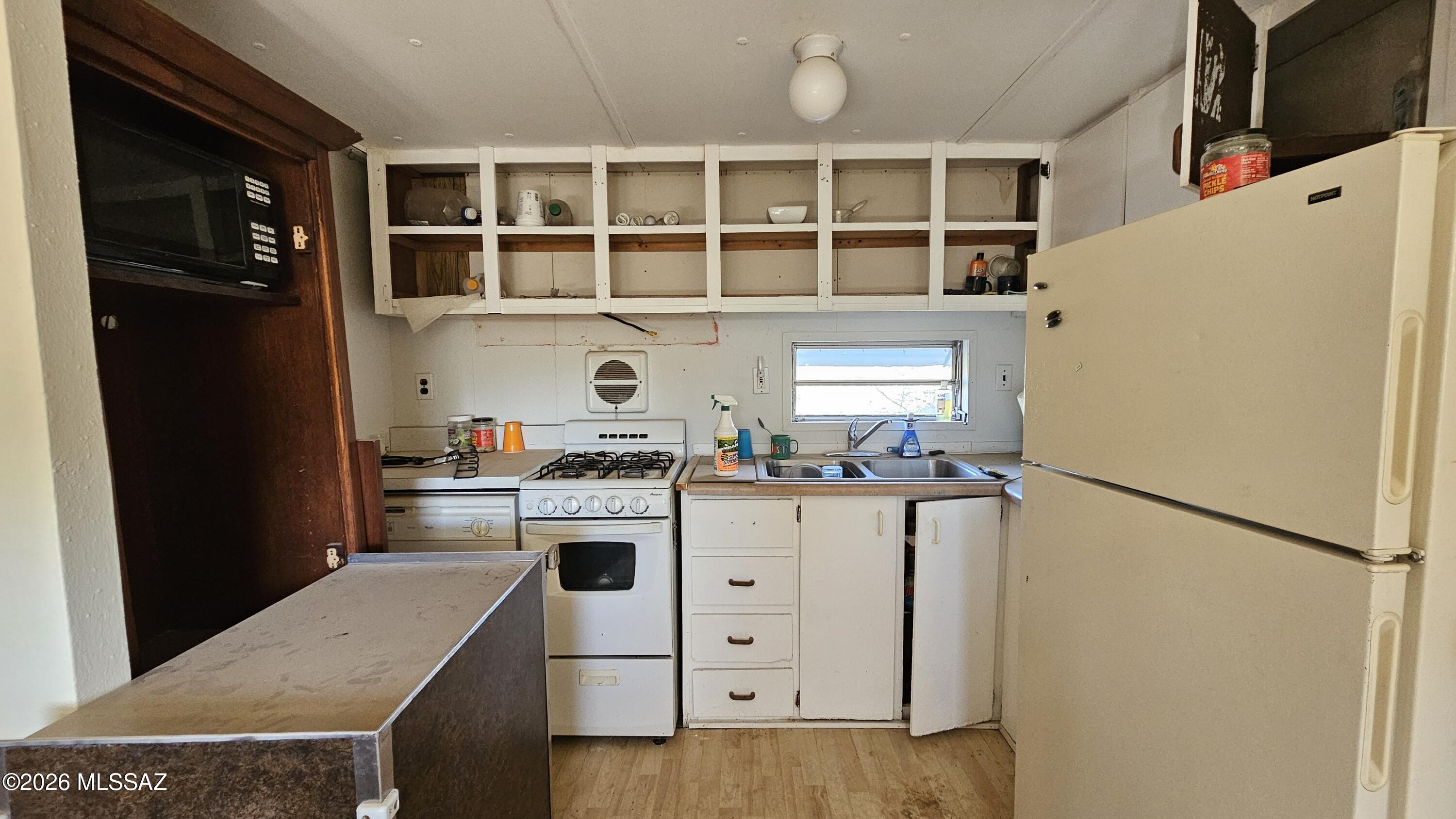 7430 West Bopp Road Tucson, AZ 85735 - Photo 15 of 37 Kitchen