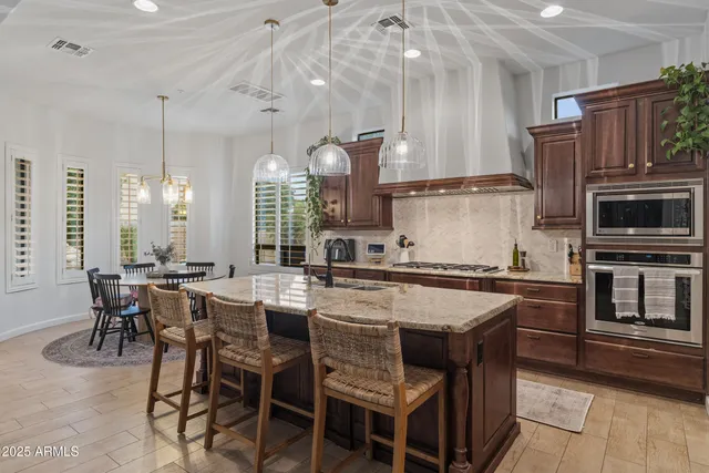 $1,579,000 | 2448 East Amber Lane, Gilbert, AZ 85296