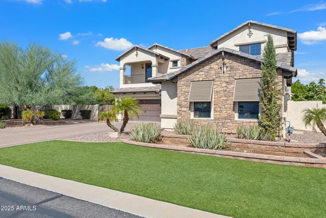 $1,579,000 | 2448 East Amber Lane, Gilbert, AZ 85296