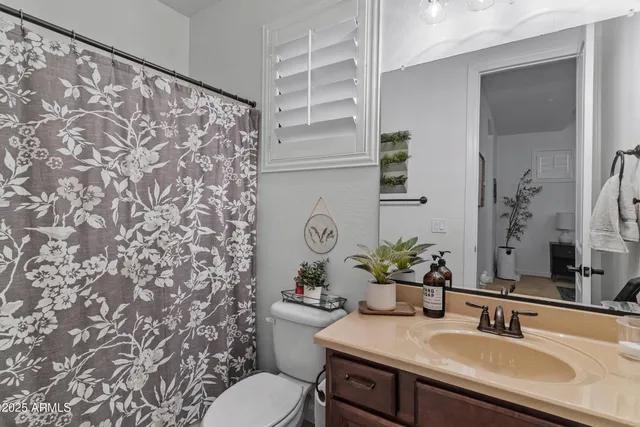 $1,579,000 | 2448 East Amber Lane, Gilbert, AZ 85296