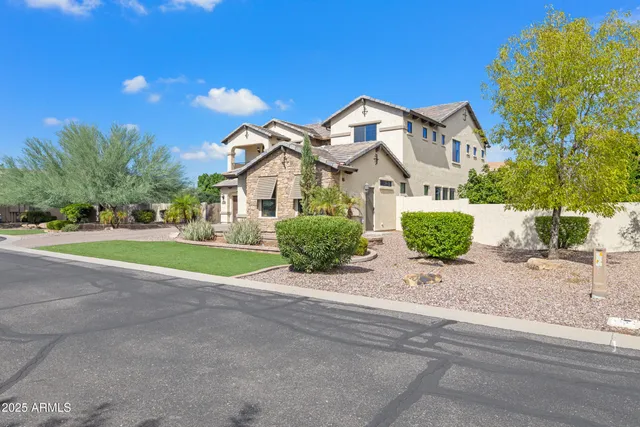 $1,579,000 | 2448 East Amber Lane, Gilbert, AZ 85296