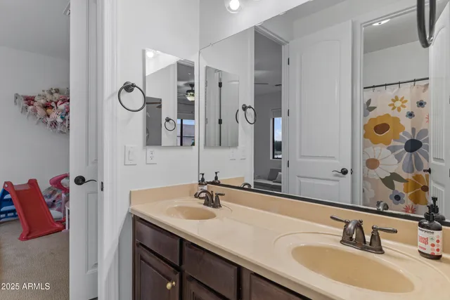 $1,579,000 | 2448 East Amber Lane, Gilbert, AZ 85296