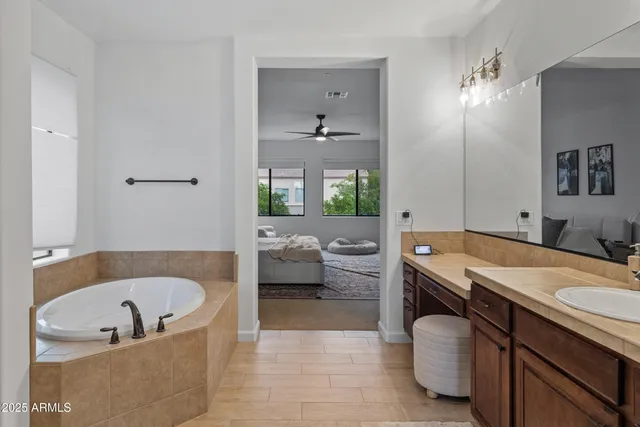 $1,579,000 | 2448 East Amber Lane, Gilbert, AZ 85296