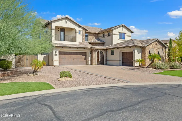 $1,579,000 | 2448 East Amber Lane, Gilbert, AZ 85296