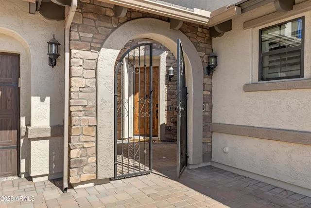 $1,579,000 | 2448 East Amber Lane, Gilbert, AZ 85296