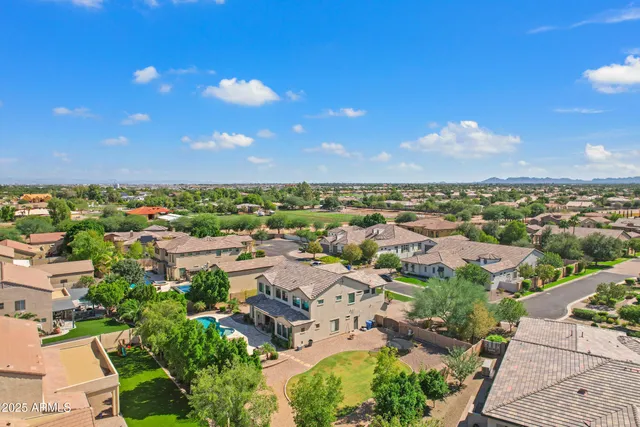 $1,579,000 | 2448 East Amber Lane, Gilbert, AZ 85296