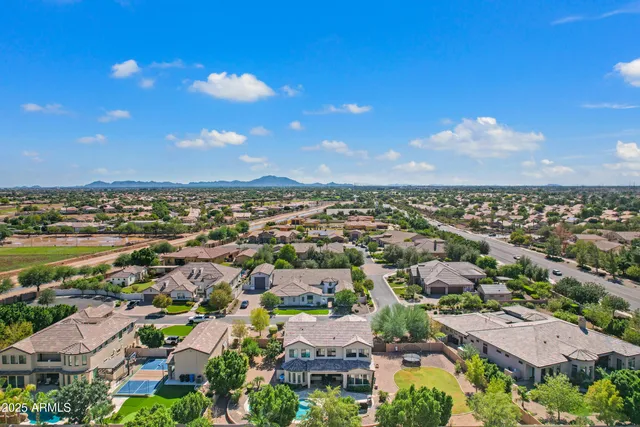 $1,579,000 | 2448 East Amber Lane, Gilbert, AZ 85296