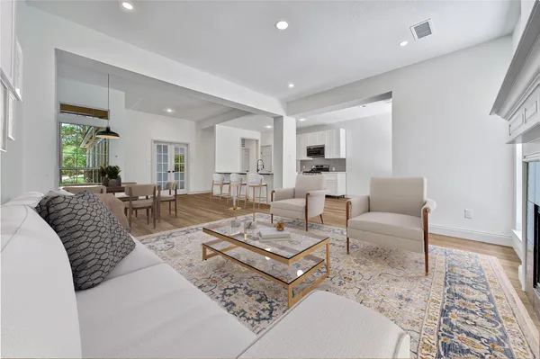 $345,000 | 2 Wintergreen Trail, The Woodlands, TX 77382