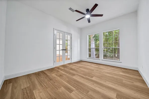 $345,000 | 2 Wintergreen Trail, The Woodlands, TX 77382