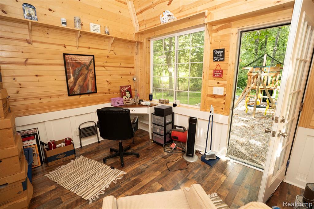 11060 Clark Road Davisburg, MI 48350 - Photo 30 of 37 Gallery Image 30