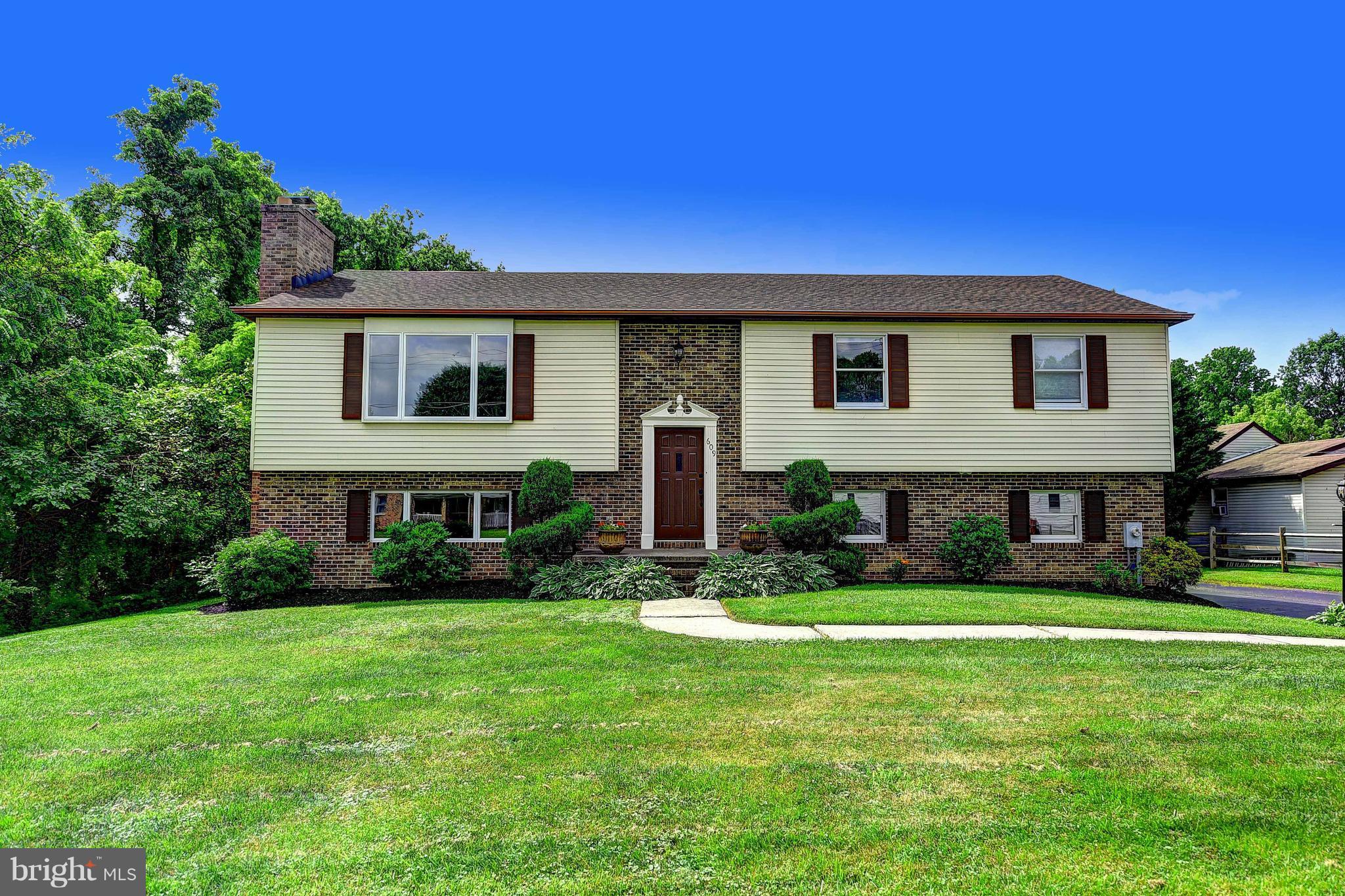 609 Tampa Road Baltimore, MD 21221 - Photo 1 of 25 Exterior (Front)