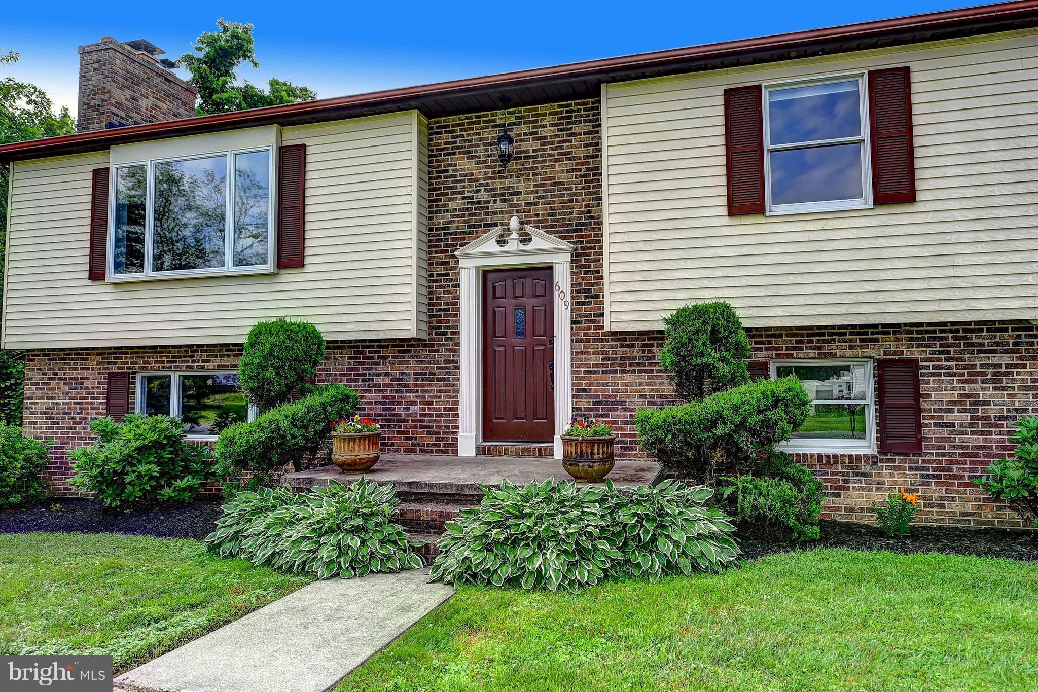 609 Tampa Road Baltimore, MD 21221 - Photo 2 of 25 Exterior (Front)