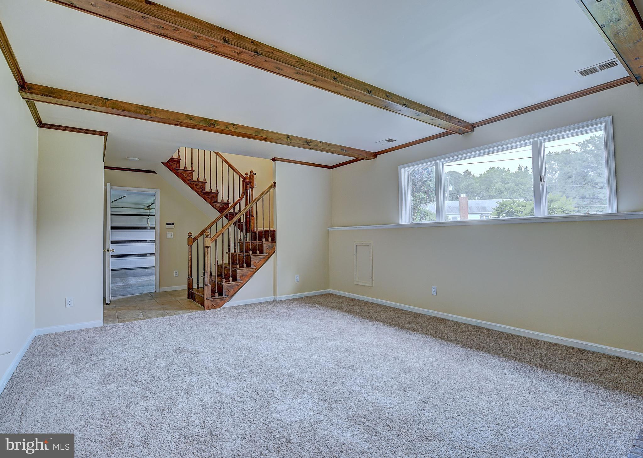 609 Tampa Road Baltimore, MD 21221 - Photo 18 of 25 Family Room
