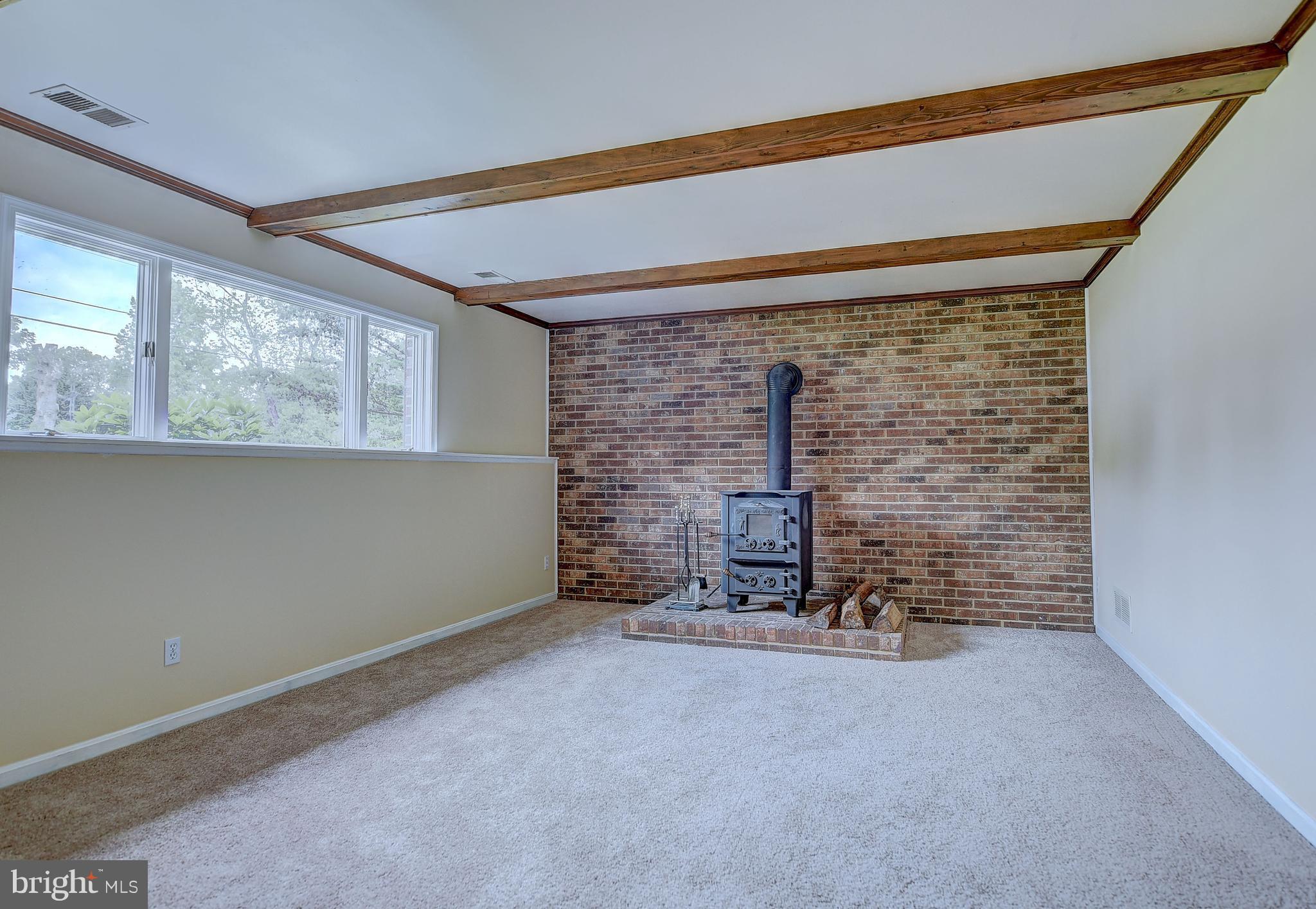 609 Tampa Road Baltimore, MD 21221 - Photo 19 of 25 Family Room