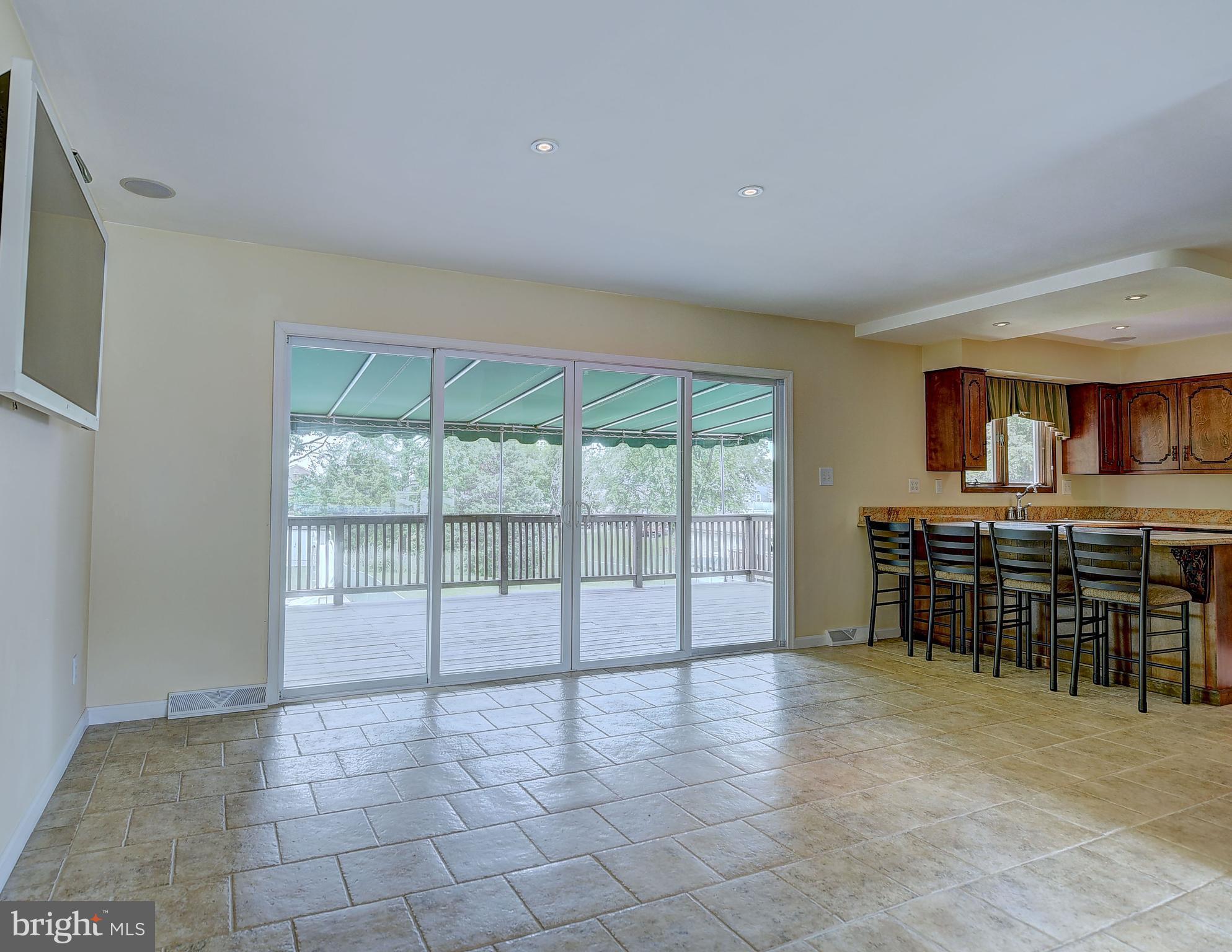 609 Tampa Road Baltimore, MD 21221 - Photo 8 of 25 Dining Room