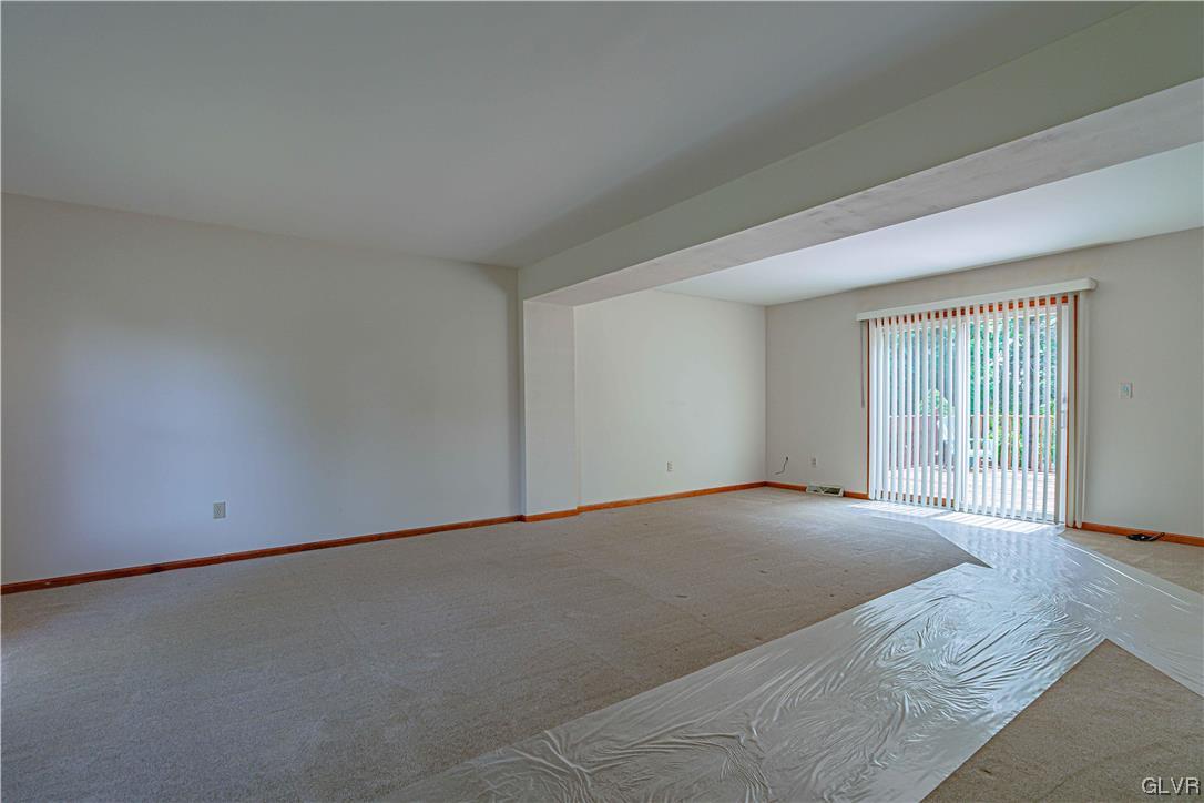 1169 Place Road Bethlehem, PA 18017 - Photo 4 of 32 Gallery Image 4