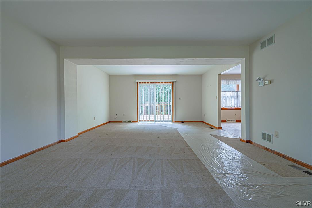 1169 Place Road Bethlehem, PA 18017 - Photo 5 of 32 Gallery Image 5