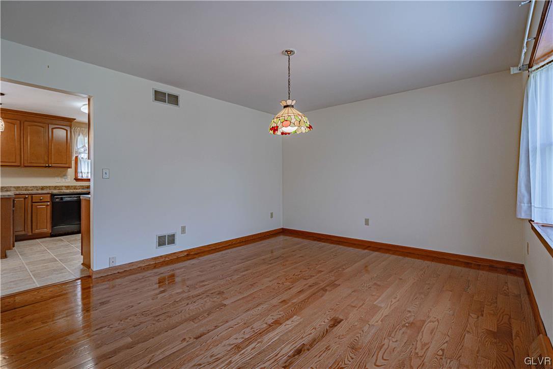 1169 Place Road Bethlehem, PA 18017 - Photo 8 of 32 Gallery Image 8