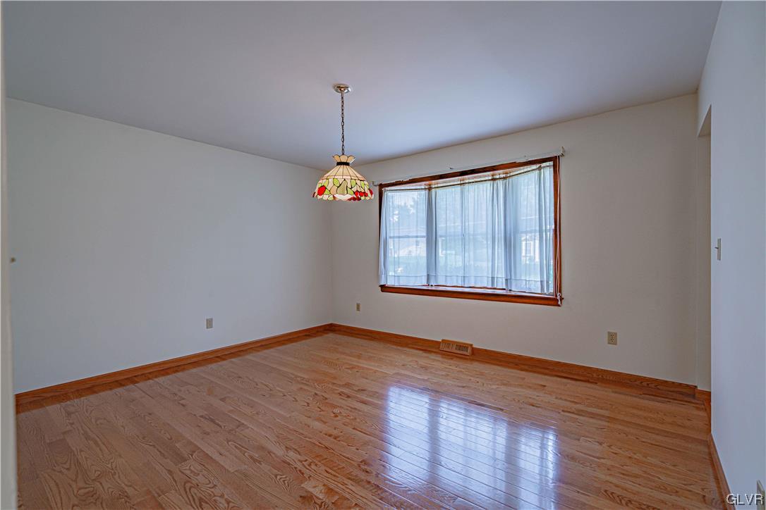 1169 Place Road Bethlehem, PA 18017 - Photo 9 of 32 Gallery Image 9