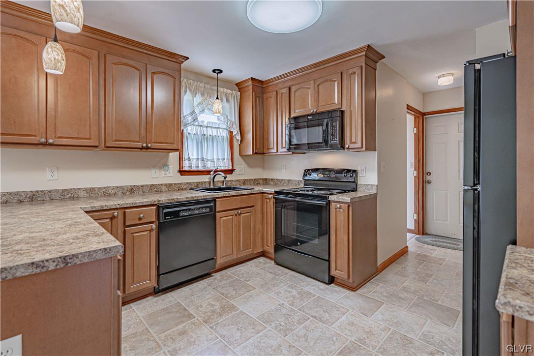 1169 Place Road Bethlehem, PA 18017 - Photo 10 of 32 Gallery Image 10