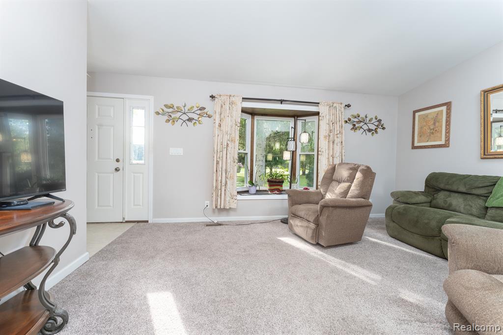 249 South Hughes Road Howell, MI 48843 - Photo 2 of 29