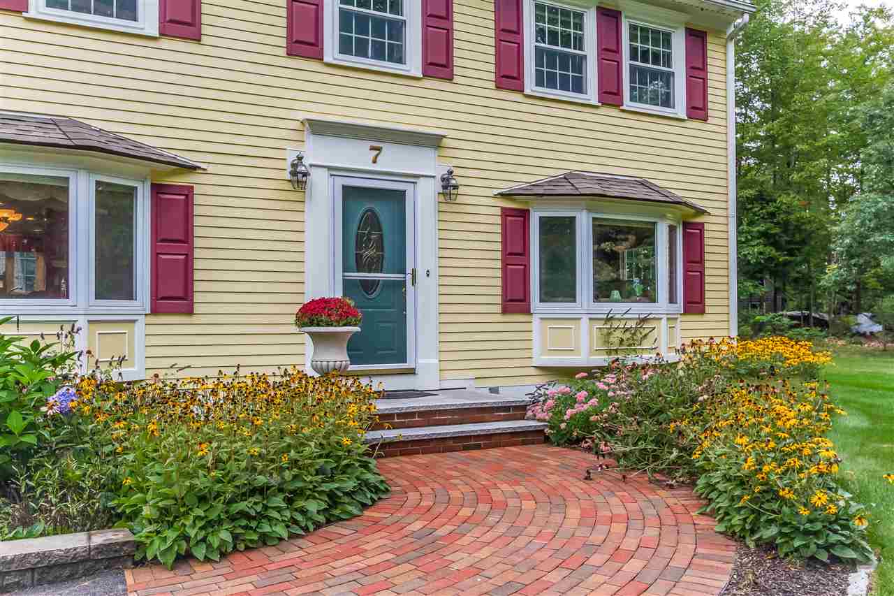 7 Birchdale Road Bow, NH 03304 - Photo 4 of 38