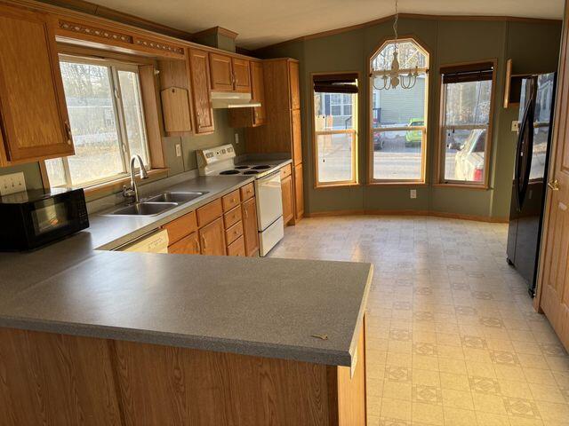34 Shea Street Brunswick, ME 04011 - Photo 2 of 11 kitchen