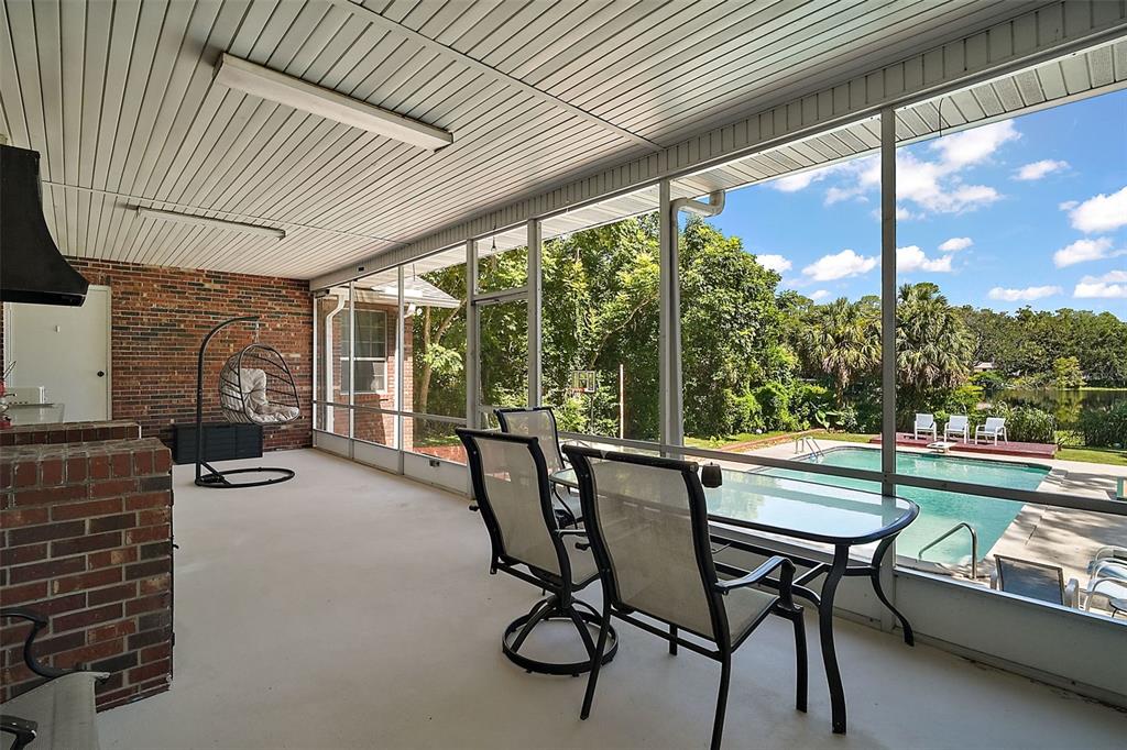 705 West Summit Court Mount Dora, FL 32757 - Photo 25 of 37 a outdoor space with furniture
